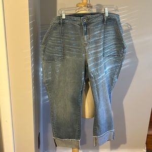 Torrid boyfriend crop denim jeans. Size 22